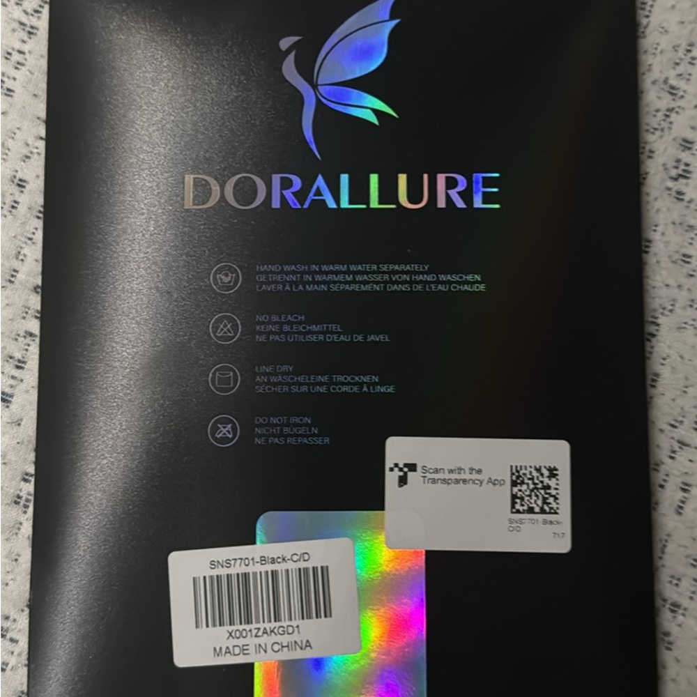 DORALLURE Black and Holographic Packaging (stockings)